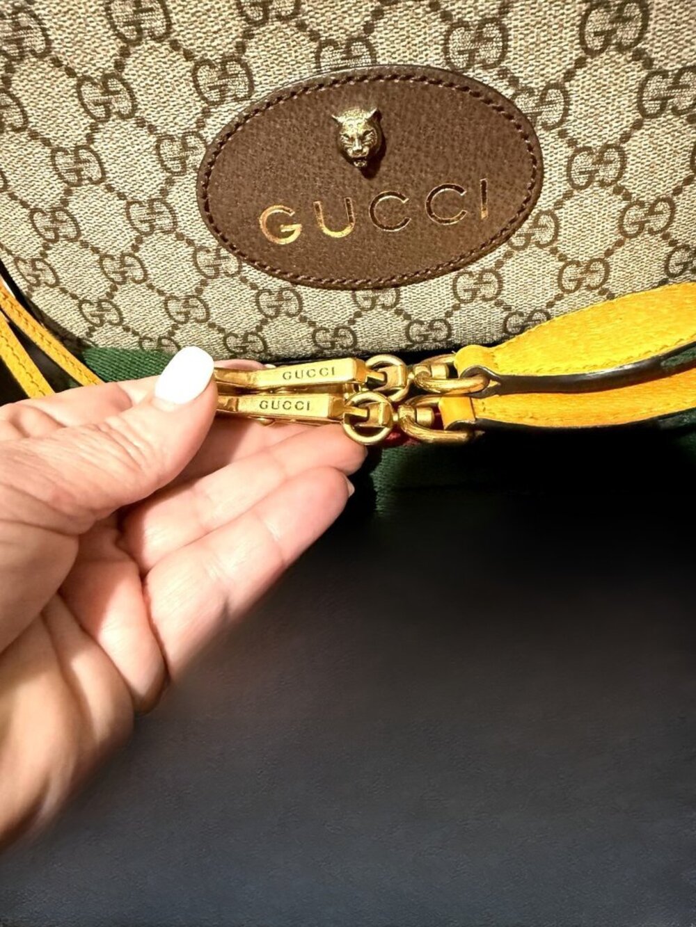Gucci Neo Vintage GG Supreme Camera Bag β Entrupy Authenticated - Picture 2 of 10